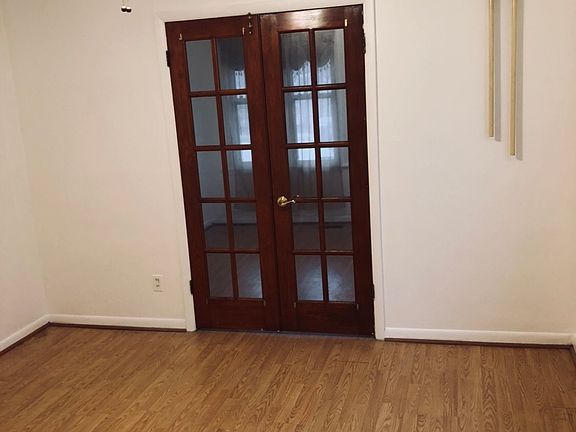 4th image of 4842-4844 Pennsylvania Ave