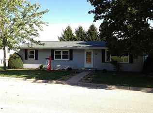 102 W Reeder St, Mechanicsville, IA 52306