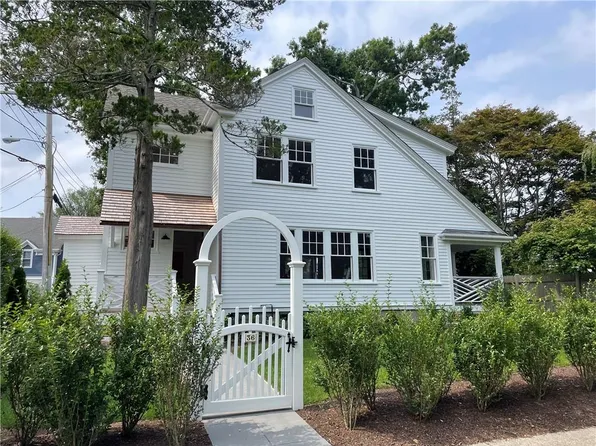 36 Catherine St, Newport, RI 02840
