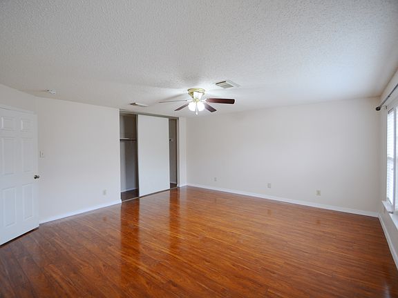 5th image of 12122 Victorian Oaks