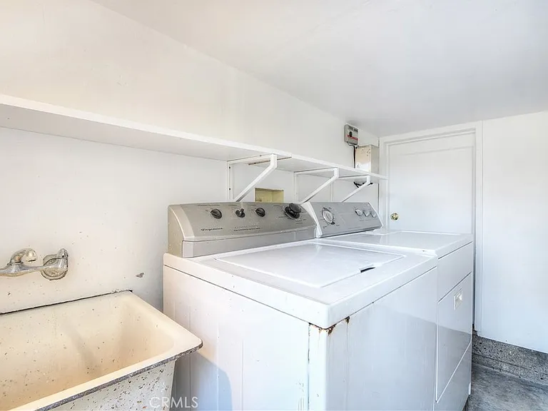 445 Bent St — Photo 17