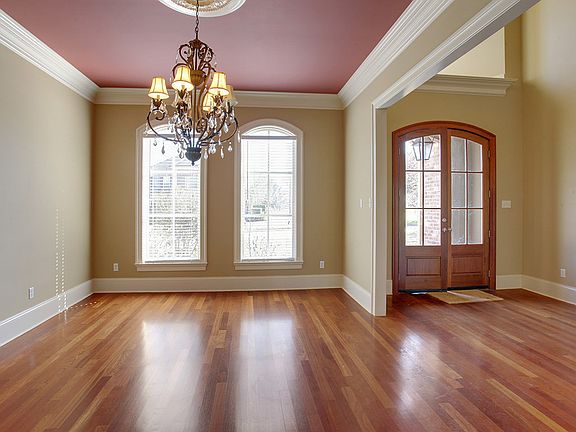 2nd image of 22 Fairway Oaks Dr