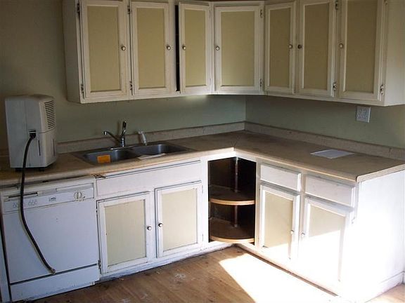 4th image of 561 Berry Ct