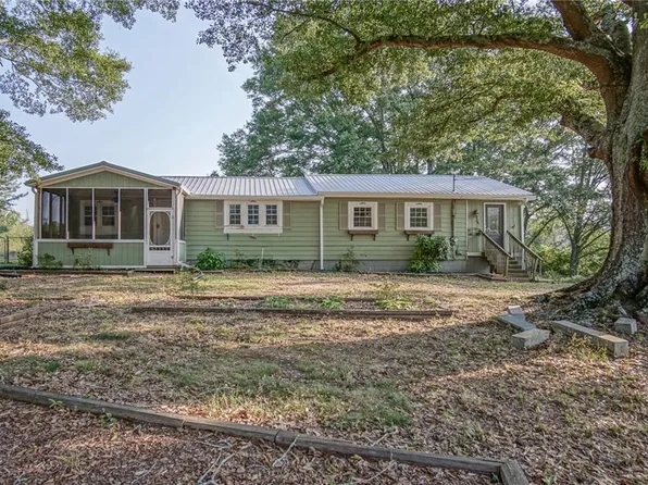 324 Spence Rd, Carrollton, GA 30117