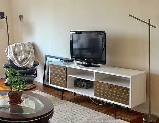 Rented by Anita Loewy, Inc | media 18