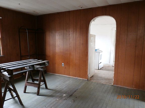 4th image of 808 Carbon St
