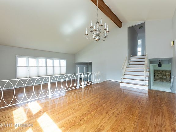 5th image of 15 N Windsor Dr