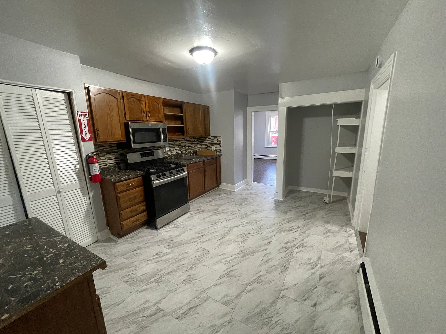 4 bed, 1200 sqft, $2,200 — Photo 3