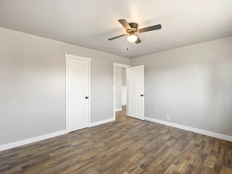 1314 Pershing Rd — Photo 6