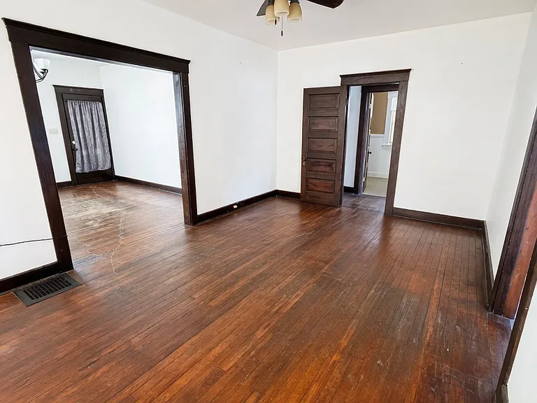 10609 Bernard Ave — Photo 9