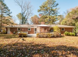 135 Cold Creek Dr, Alpharetta, GA 30009