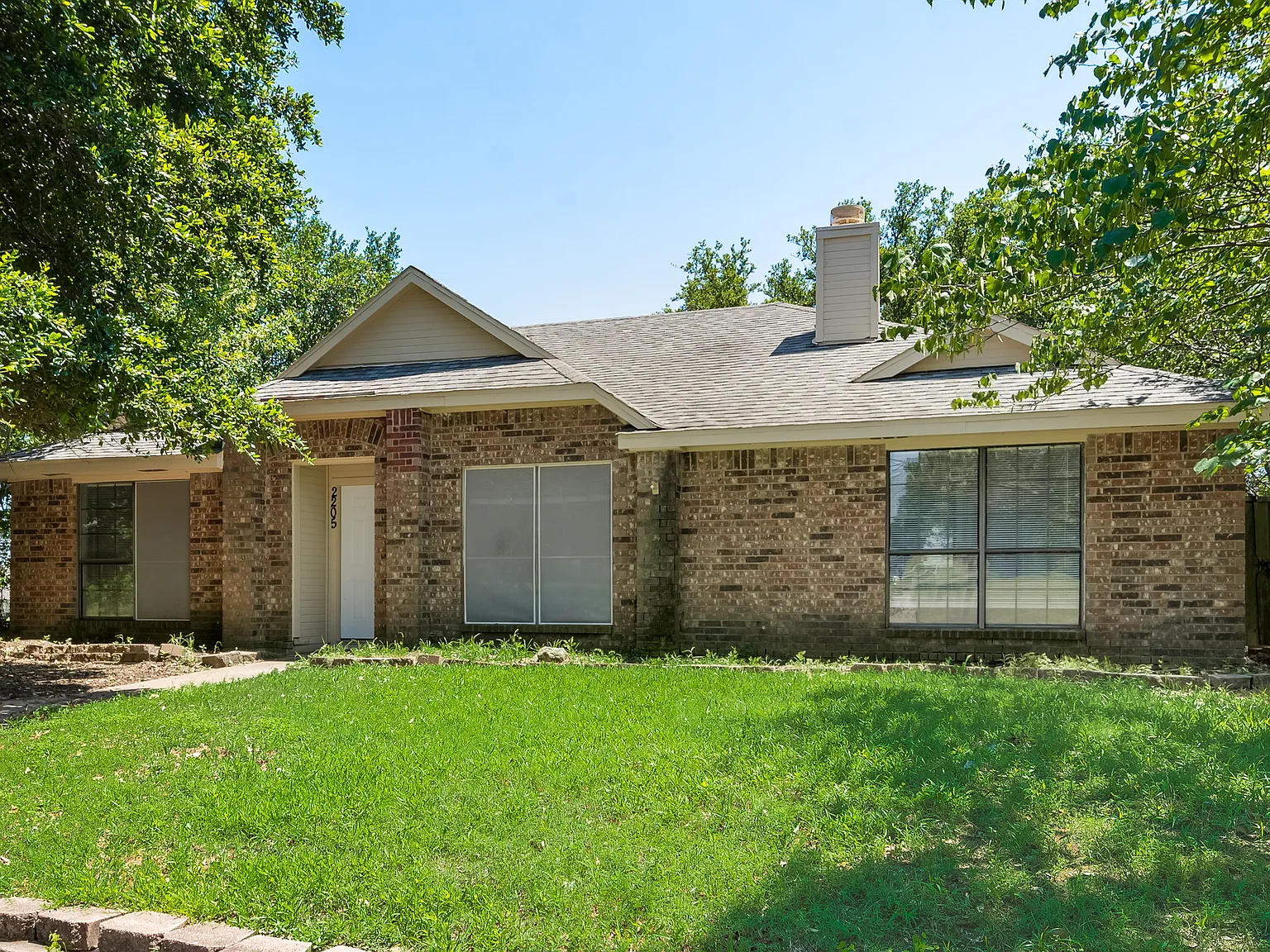 3 bed, 2.0 bath, 1500 sqft, $1,899 — Photo 1