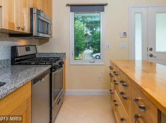 3rd image of 1622 Marshall Ave