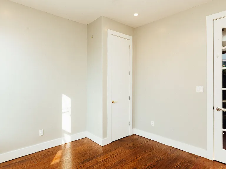 75 Jefferson St #3F — Photo 13
