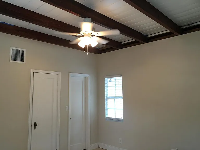 107 NE 17th Ave #1 — Photo 18