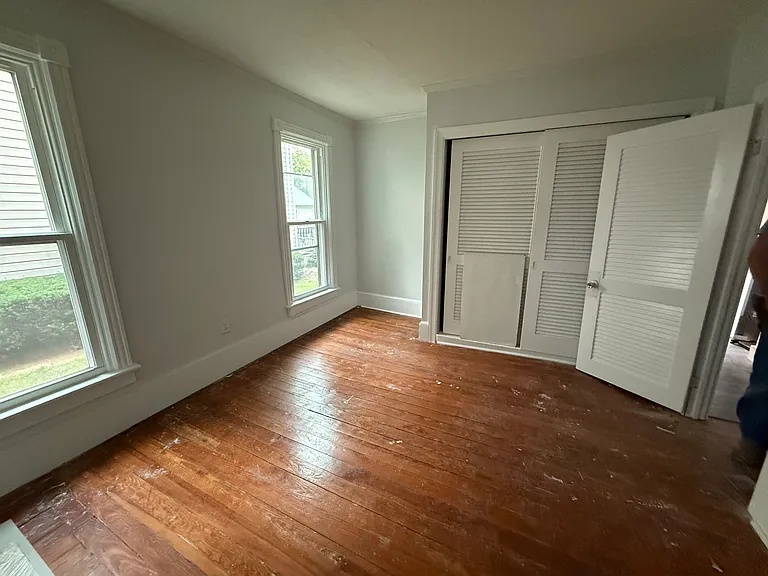 320 E Burd St #A — Photo 11