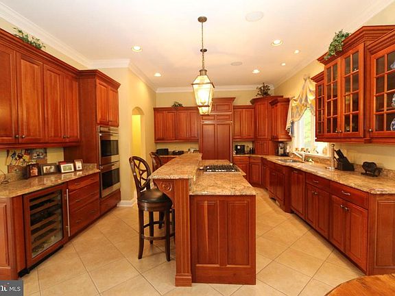 5th image of 1623 Castlegreen Dr
