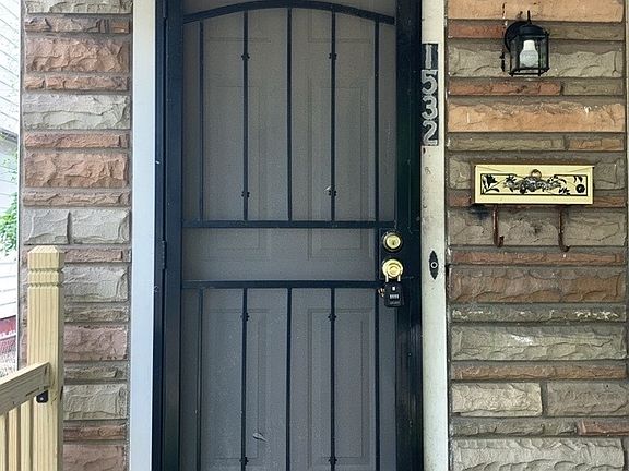 2nd image of 1532 Dietzen Ave