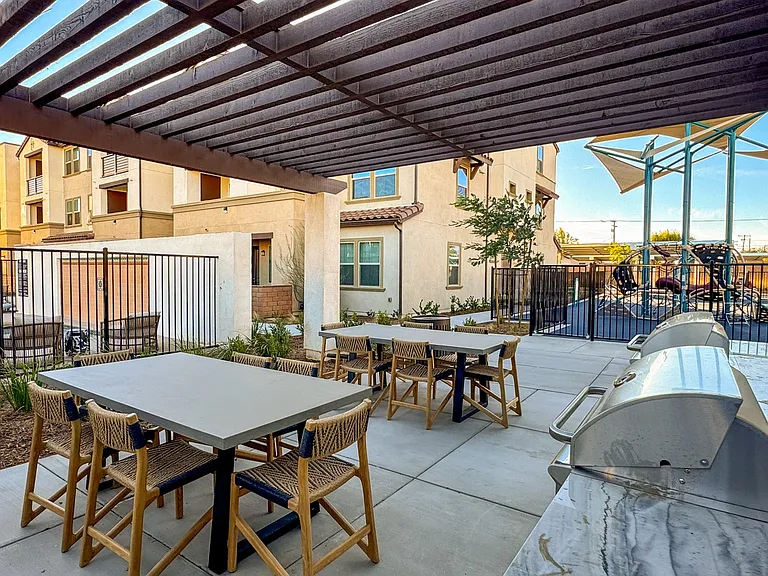 550 E Foothill Blvd — Photo 29