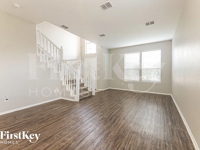 1412 Pine Ridge Rd — Photo 4