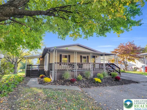 8920 Cedar Rd, Breinigsville, PA 18031