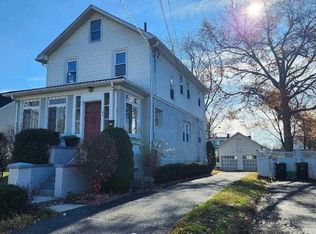 84 Grove St, Bergenfield, NJ 07621