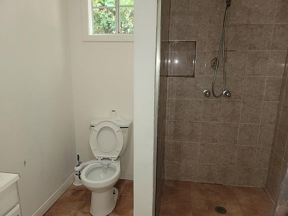 4th image of 1128 S Gretna Green Way