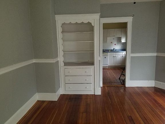 3rd image of 882 Winthrop Ave APT 1