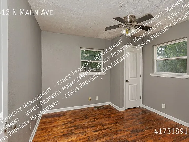 512 N Mahn Ave — Photo 7