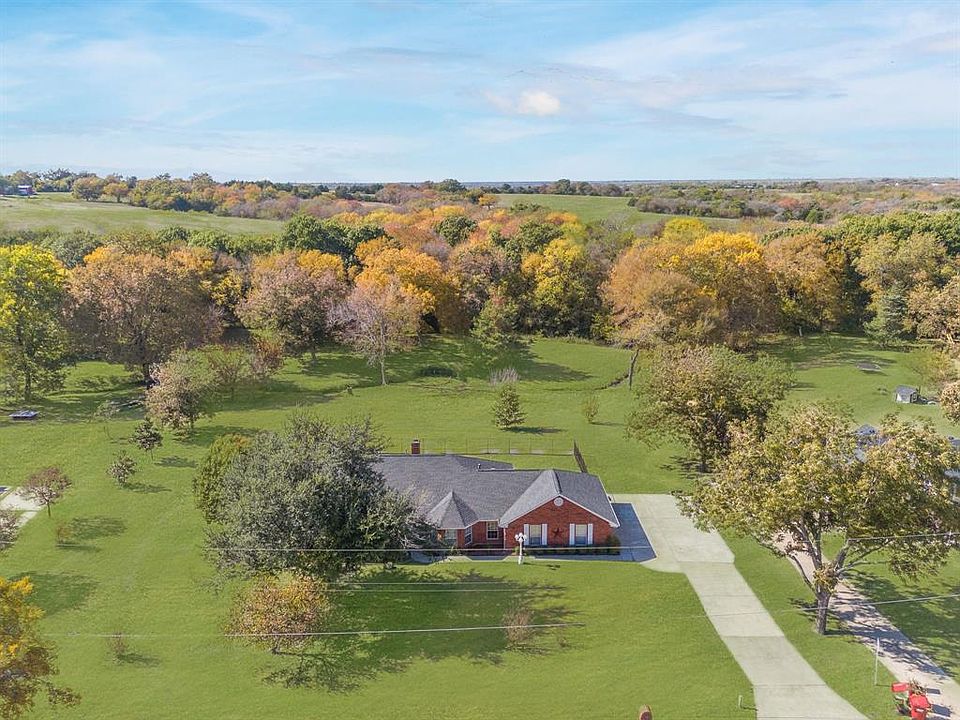 1st image of 1319 Red Oak Cir