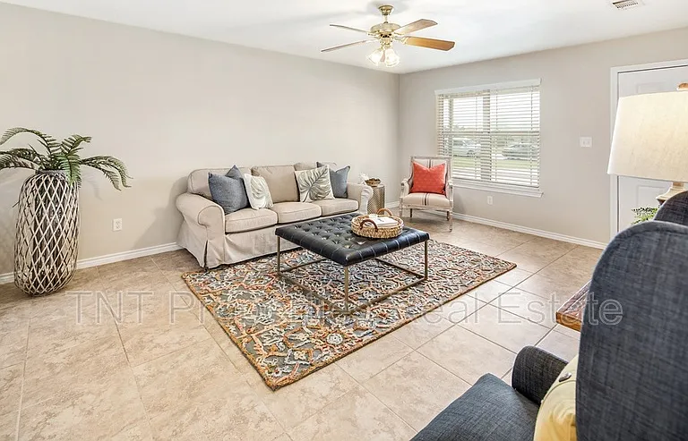9803 Riskys Ranch Dr — Photo 18