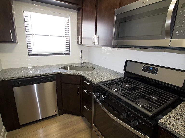 601, E2 - Kitchen