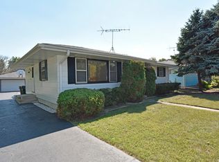 919 20th St, Zion, IL 60099