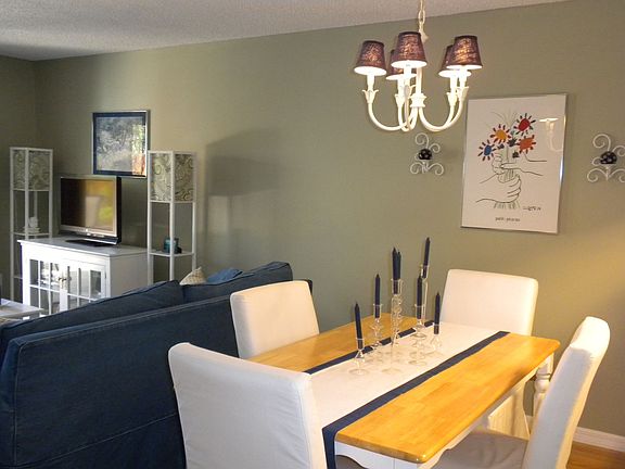 3rd image of 927 Hamilton Ct #2303