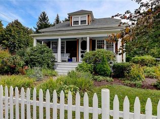 12 Rumstick Rd, Barrington, RI 02806