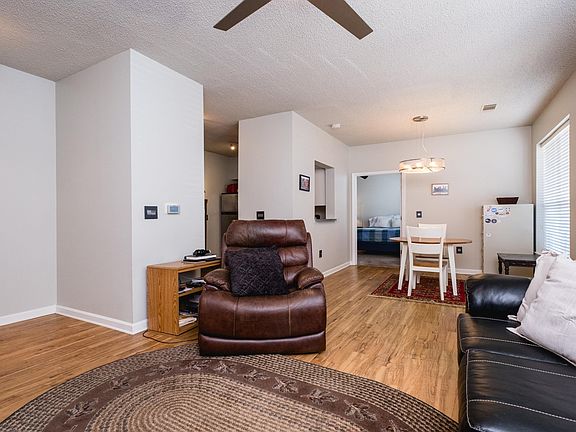 3rd image of 816 North St APT 20