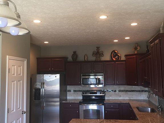 4th image of 418 Brookside Glen Dr