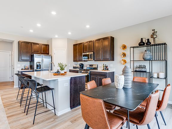 4th image of 311 Red Oak Cir