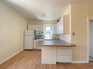 3111 32nd St, Astoria, NY 11106