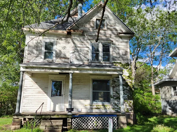 715 Randolph St, Waterloo, IA 50702