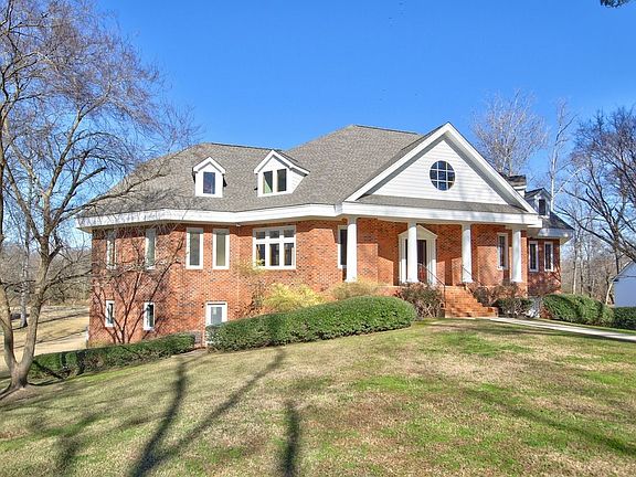 2nd image of 516 Rosewood Dr