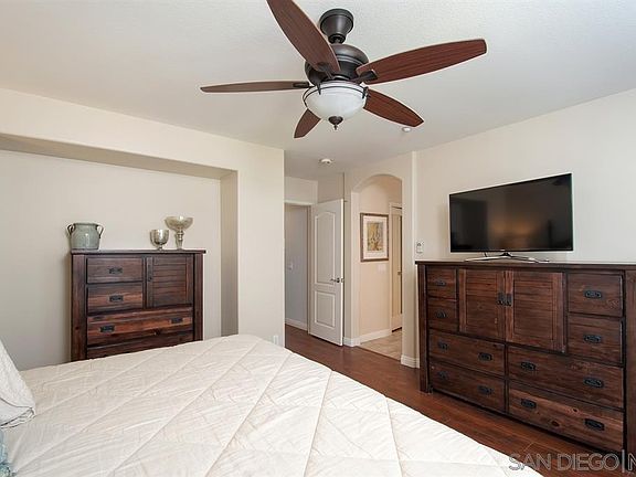 5th image of 10458 Whitcomb Way