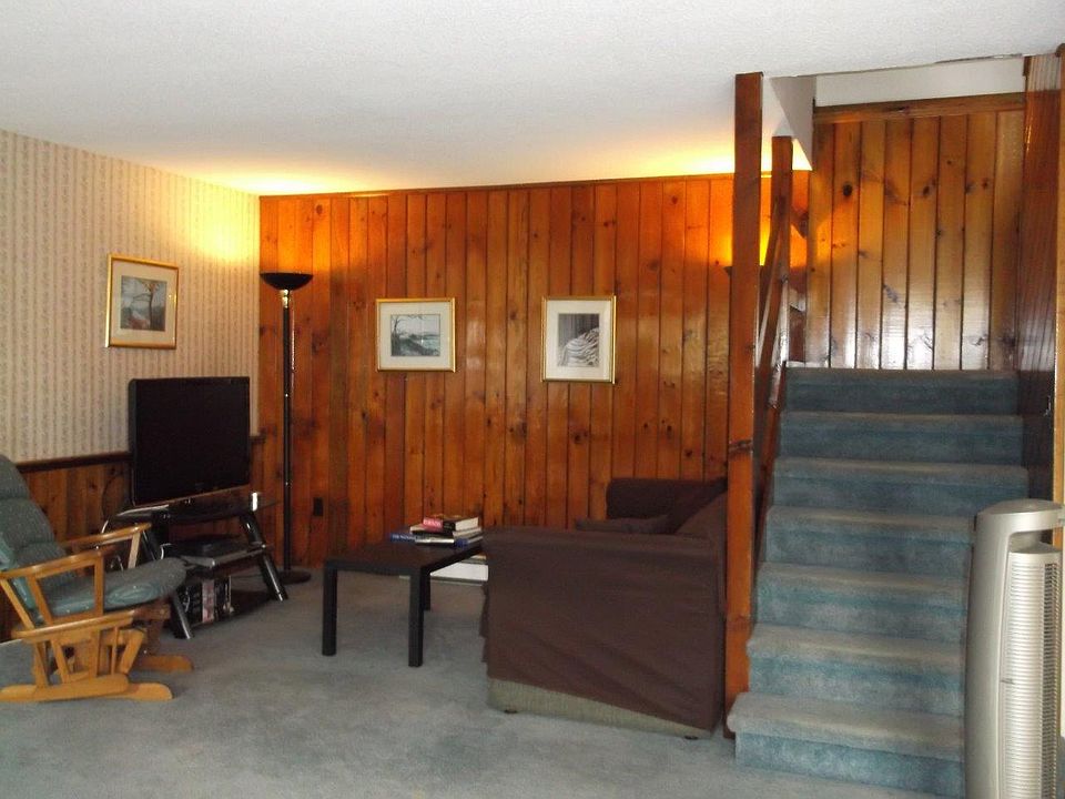 2nd image of 13 Bayberry Ln