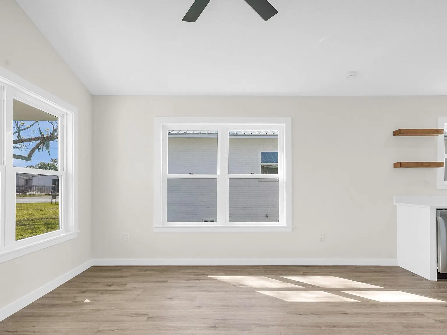 3 bed, 1141 sqft, $2,500 — Photo 3