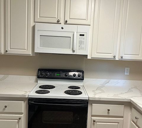 Quartz countertops are brand new!
