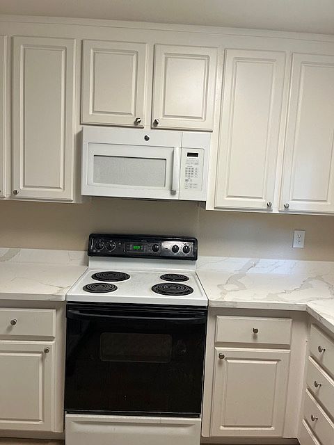 Quartz countertops are brand new!