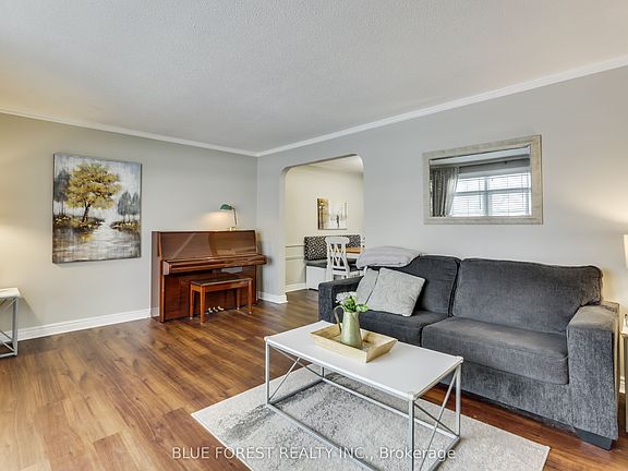 3rd image of 1089 Viscount Rd