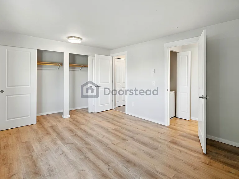 601 Summit Ave E #401 — Photo 27