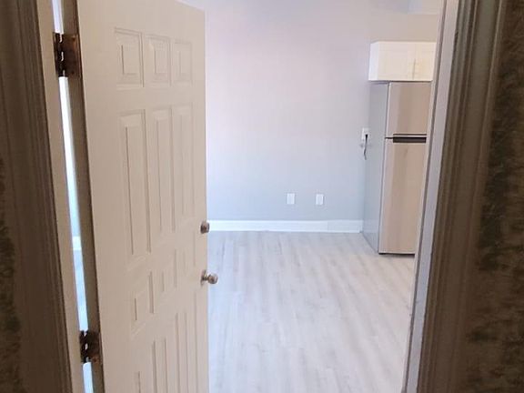 4th image of 183 Renwick St #1