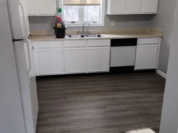 18 Quirk Avenue, 18 Quirk Ave APT 5, Holyoke, MA 01040